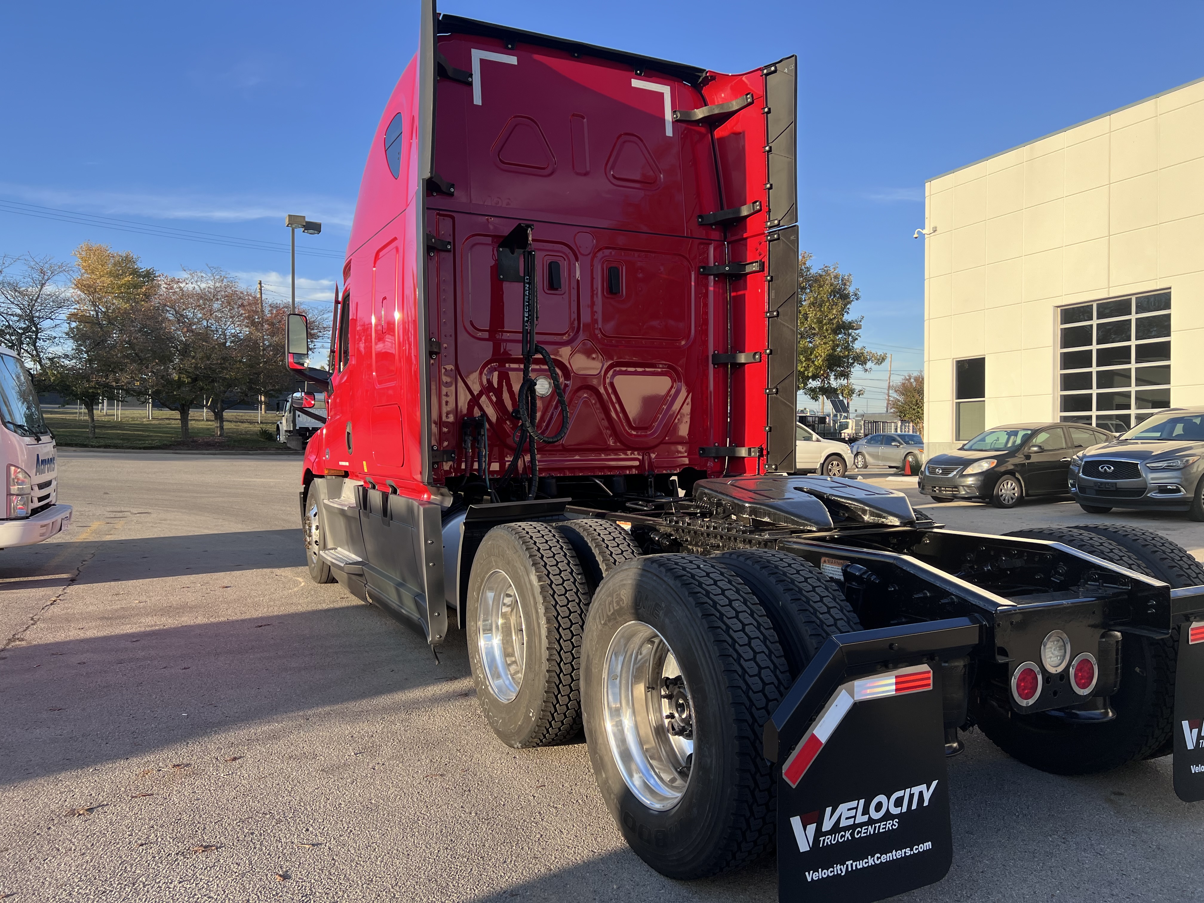 2020 Freightliner Cascadia in Nashville, TN — photo 4