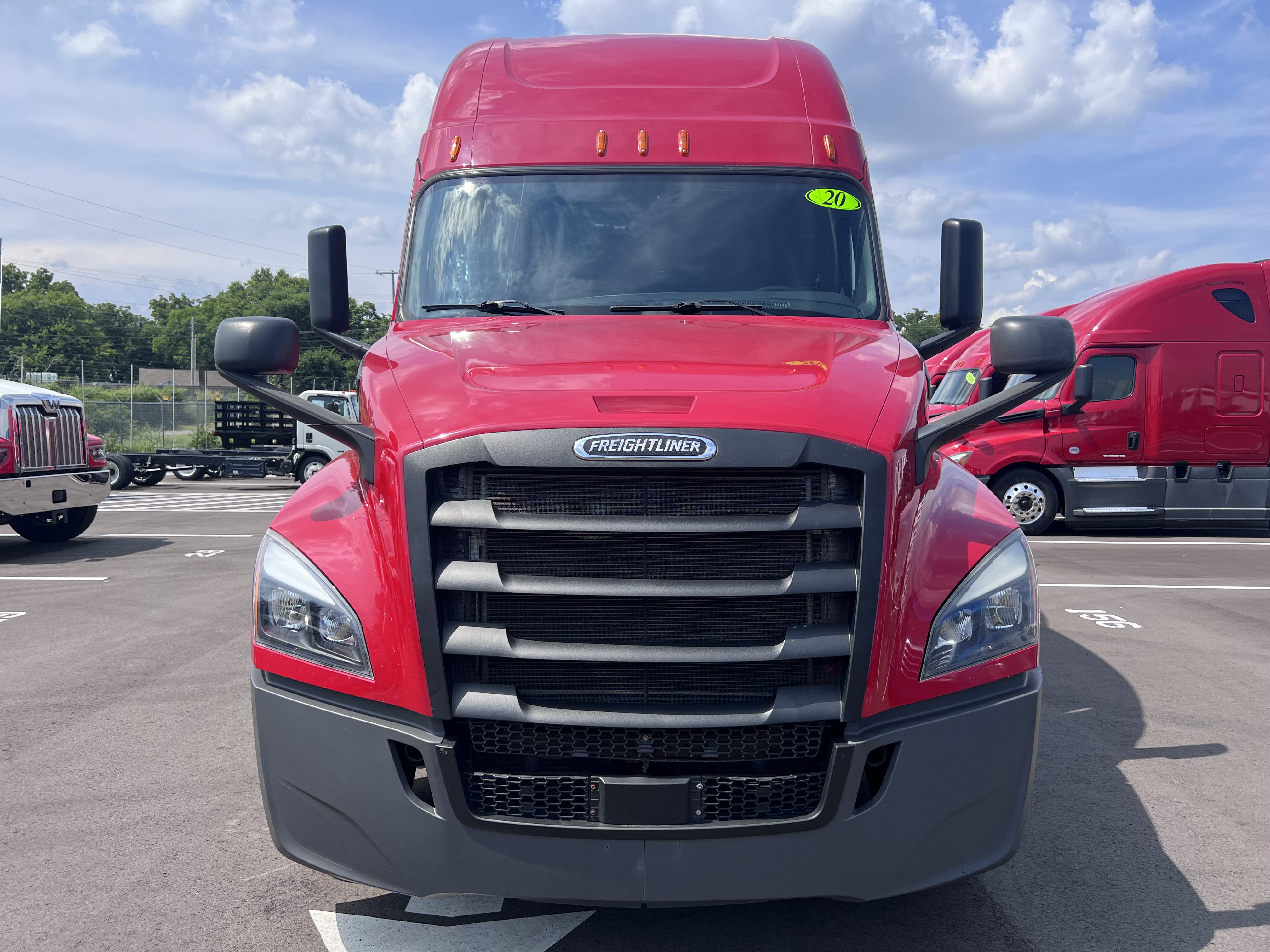 2020 Freightliner Cascadia in Nashville, TN — photo 2