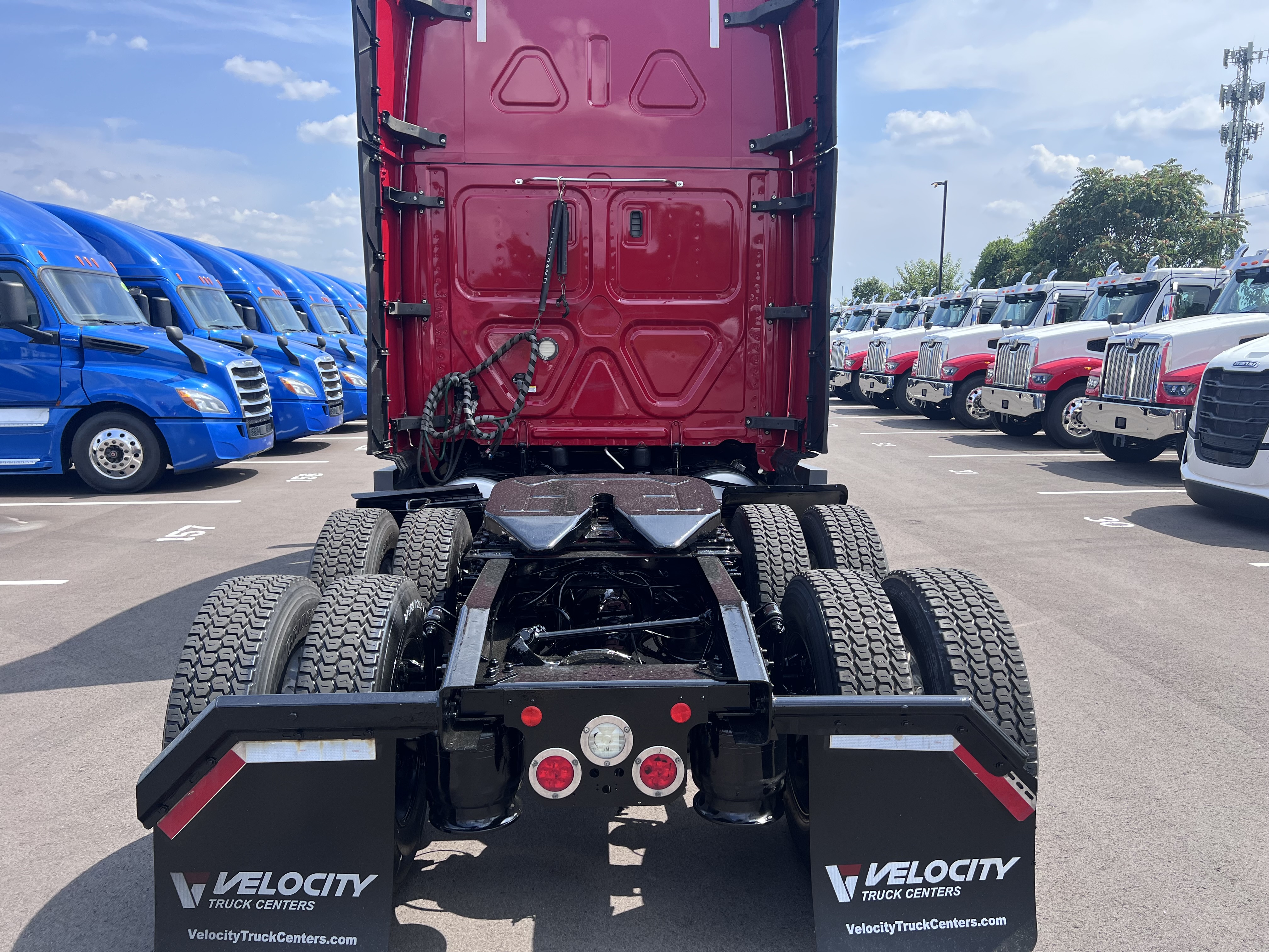 2020 Freightliner Cascadia in Nashville, TN — photo 4
