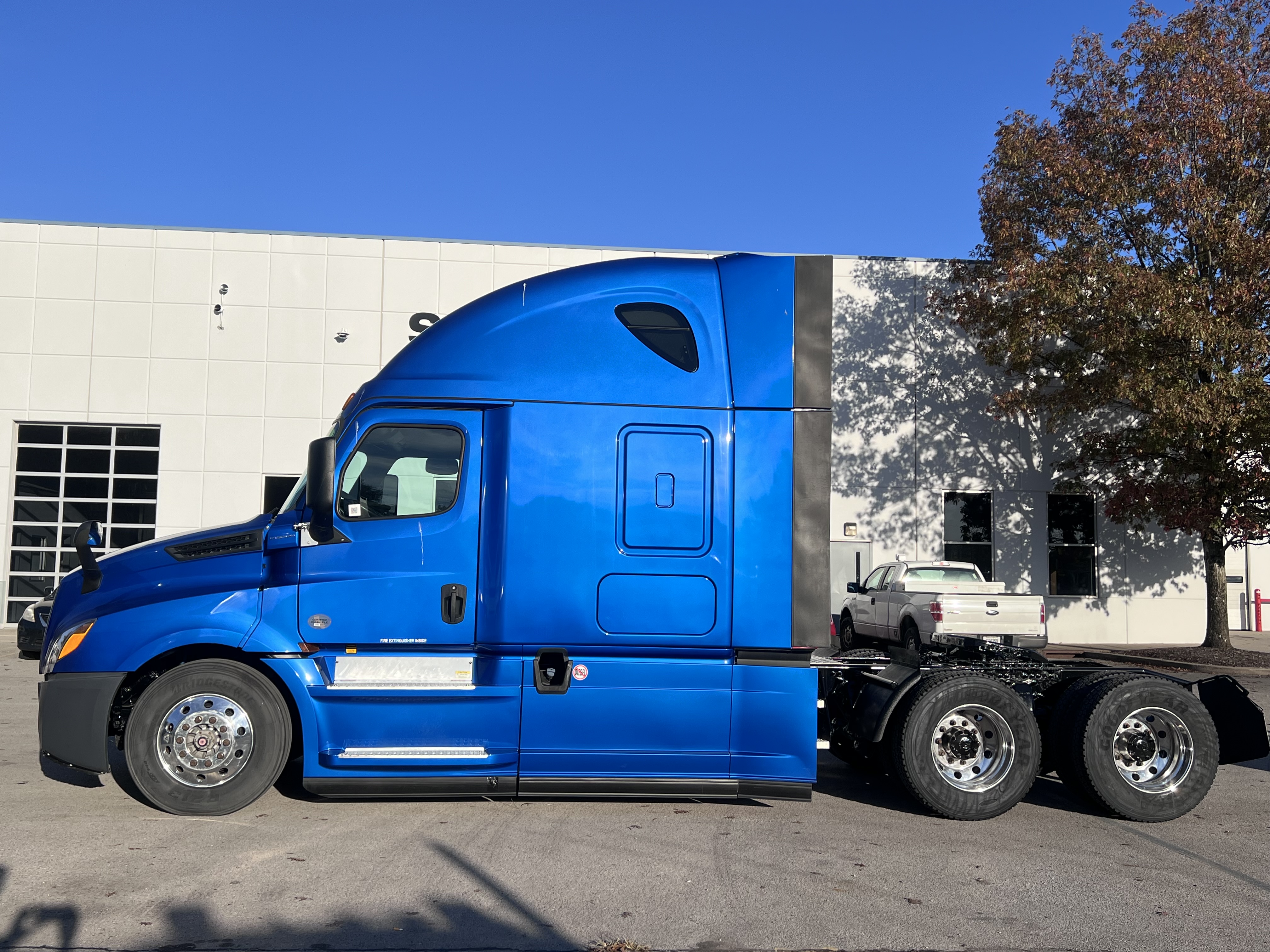 2020 Freightliner Cascadia in Nashville, TN — photo 2