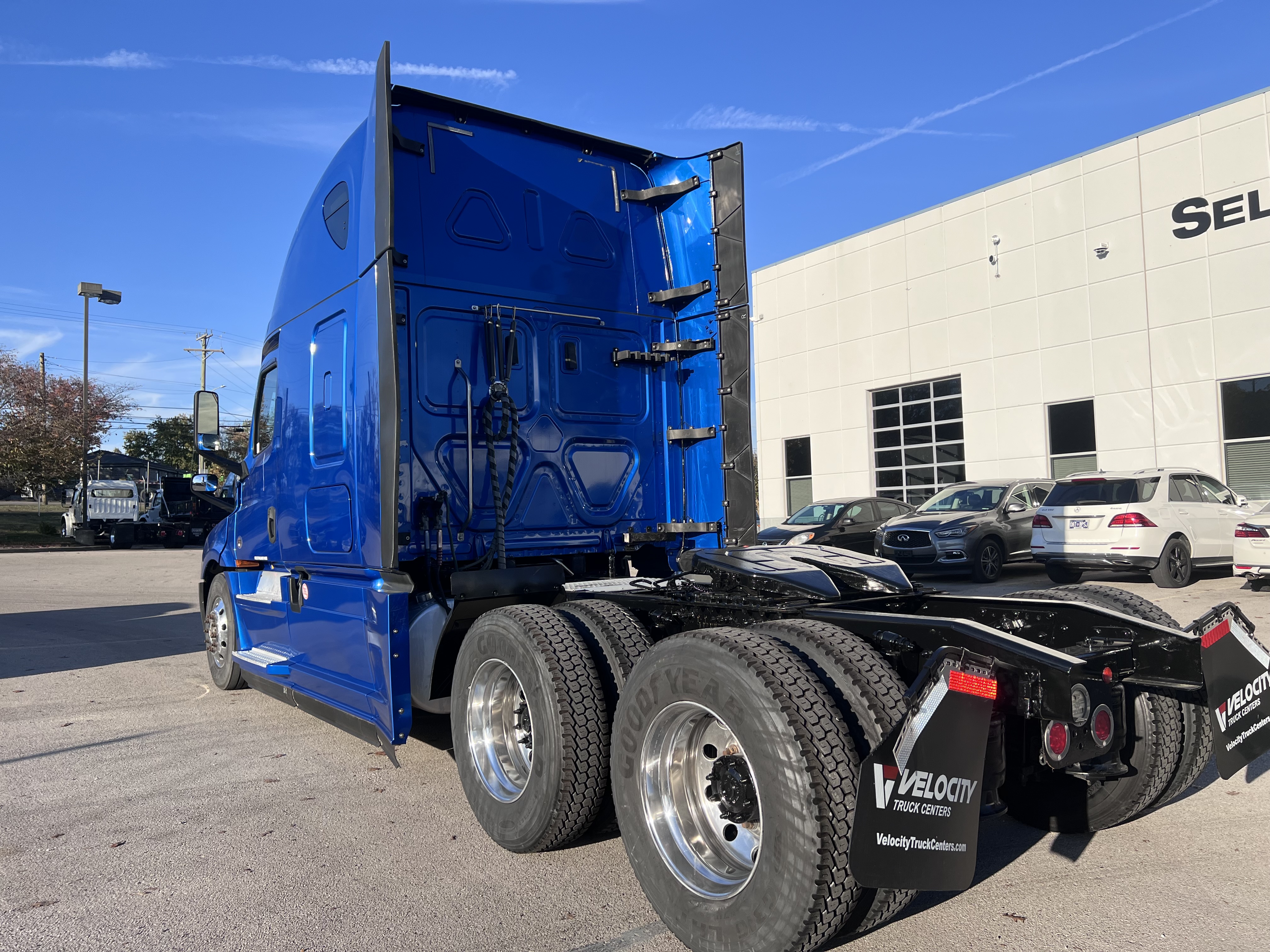 2020 Freightliner Cascadia in Nashville, TN — photo 4
