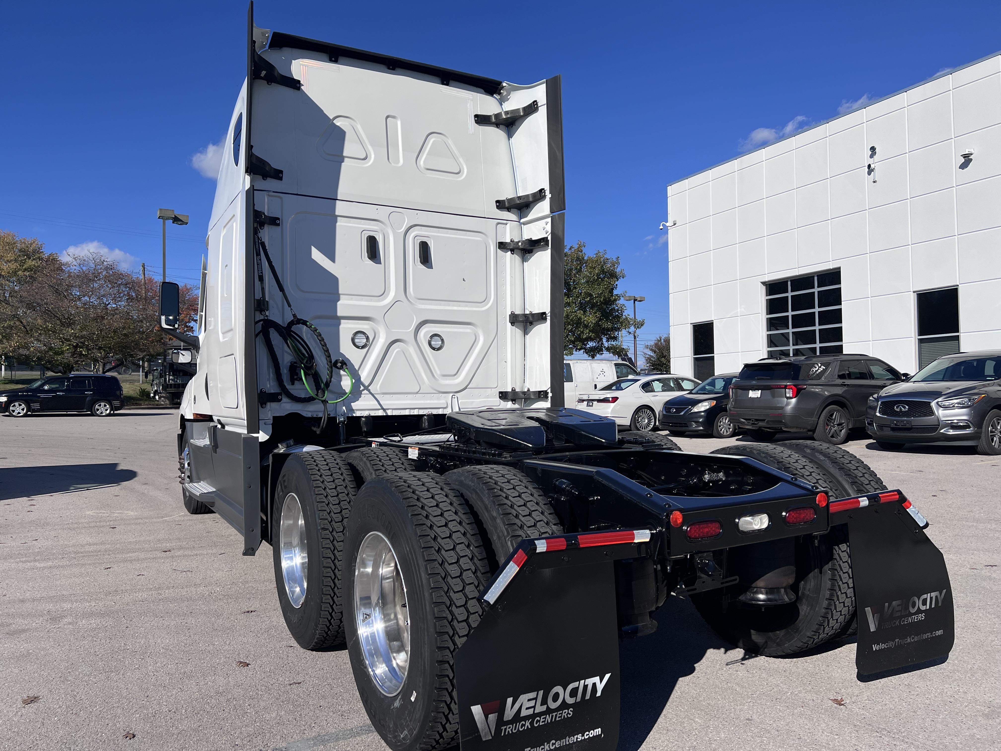 2022 Freightliner Cascadia in Nashville, TN — photo 4