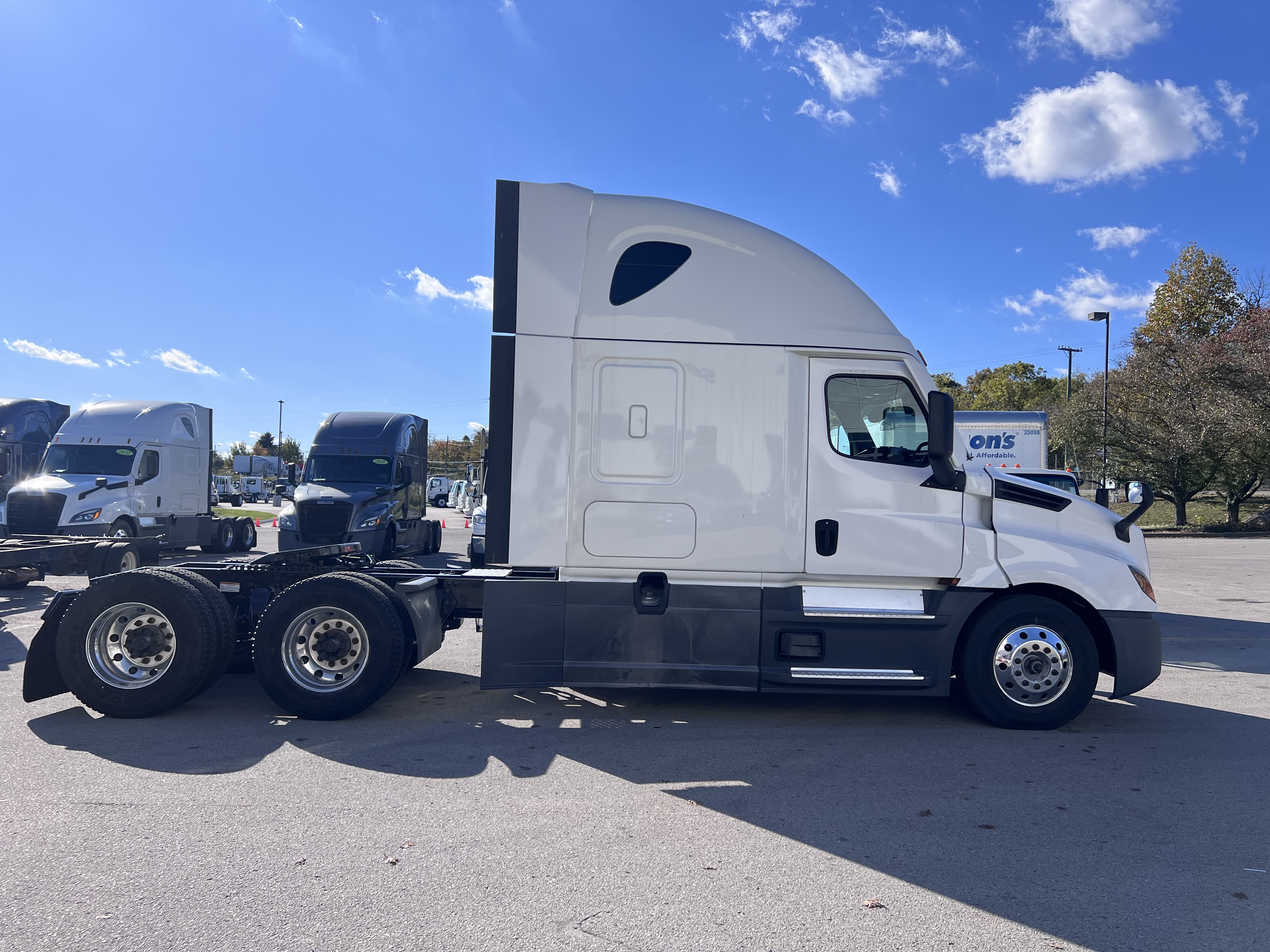 2022 Freightliner Cascadia in Nashville, TN — photo 7