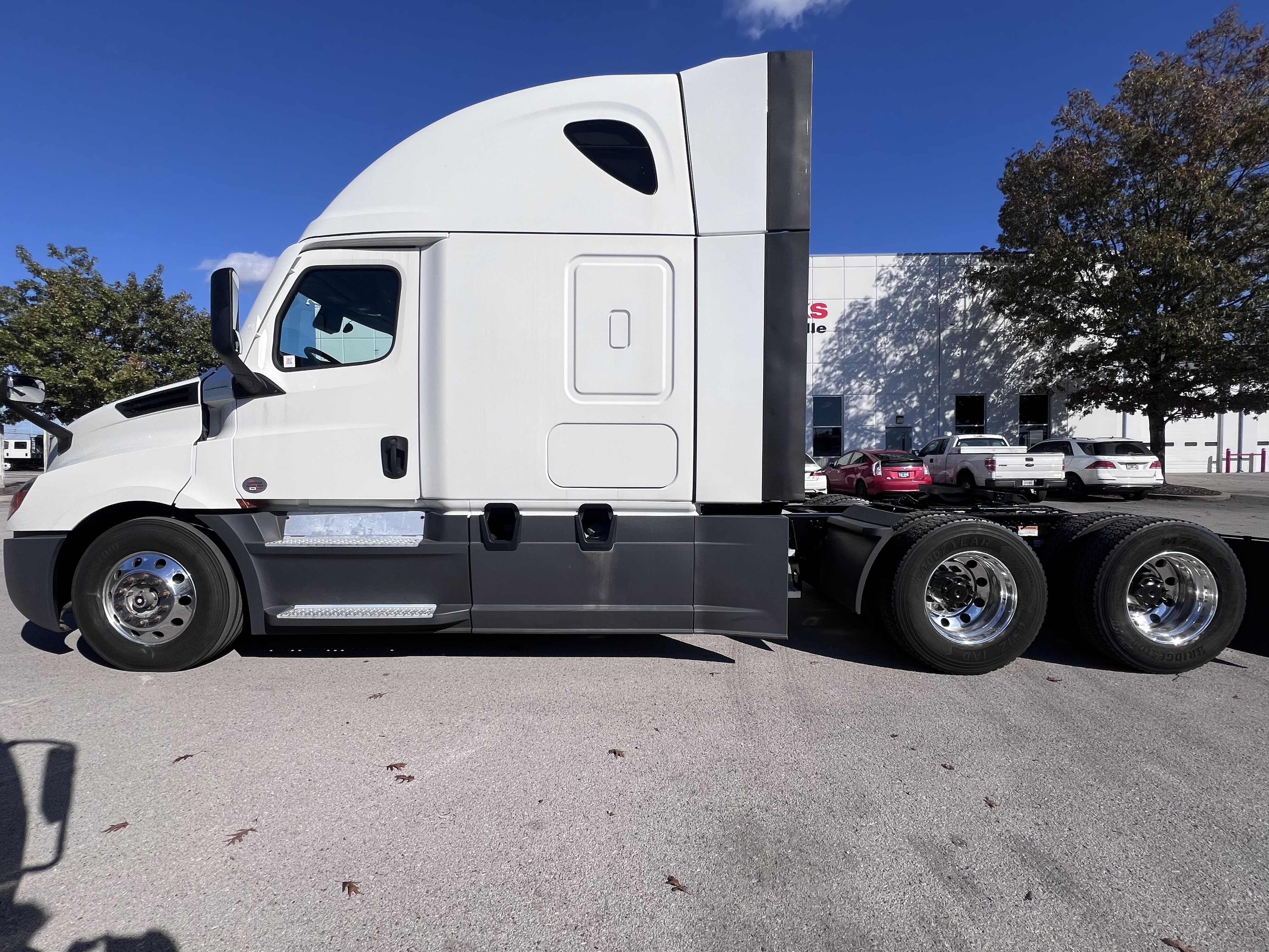 2023 Freightliner Cascadia in Nashville, TN — photo 2